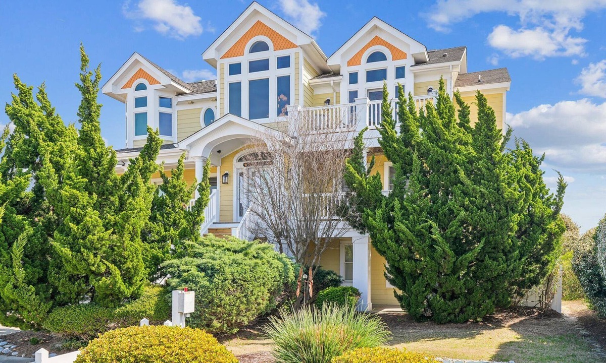 Carolina Dunes House | 2865 - Heaven Sent - Oceanfront Luxury w/Pool, Theater & Hot Tub