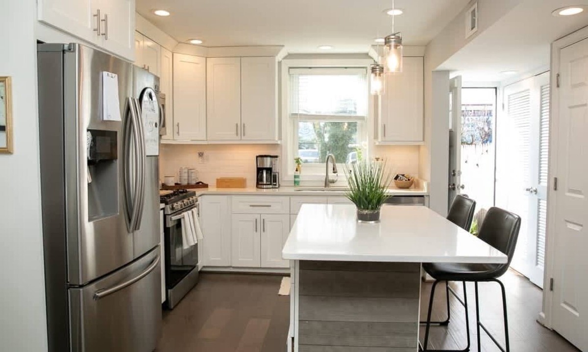 Potomac West Condo | 2BR Near Del Ray Private Patio WFH