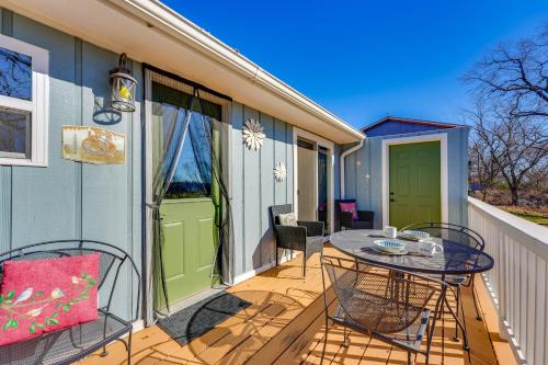 Omaha Apartment | 3 Mi to Table Rock Lake! Cozy Ozark Apartment