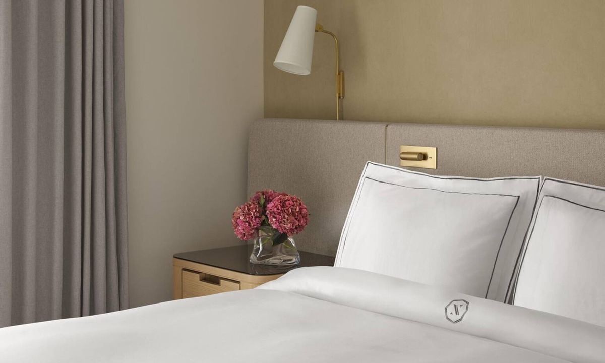 Back Bay East Hotel | 4 Classic Fireplace Suite at The Newbury Boston!