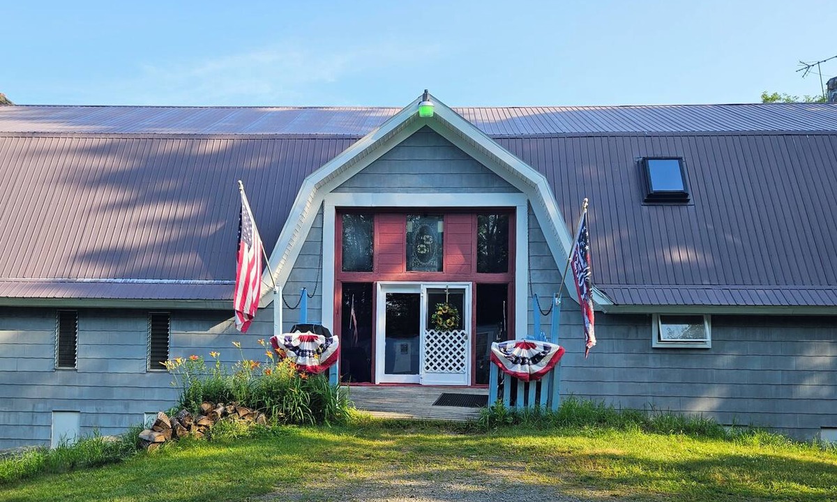 Thompson House | A Hidden Gem Retreat in the Endless Mountains for Couples, Families & Friends