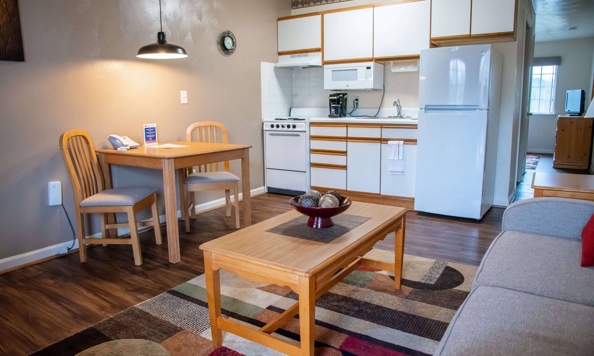 Cave Spring Hotel | Affordable Corporate Suites of Overland Drive