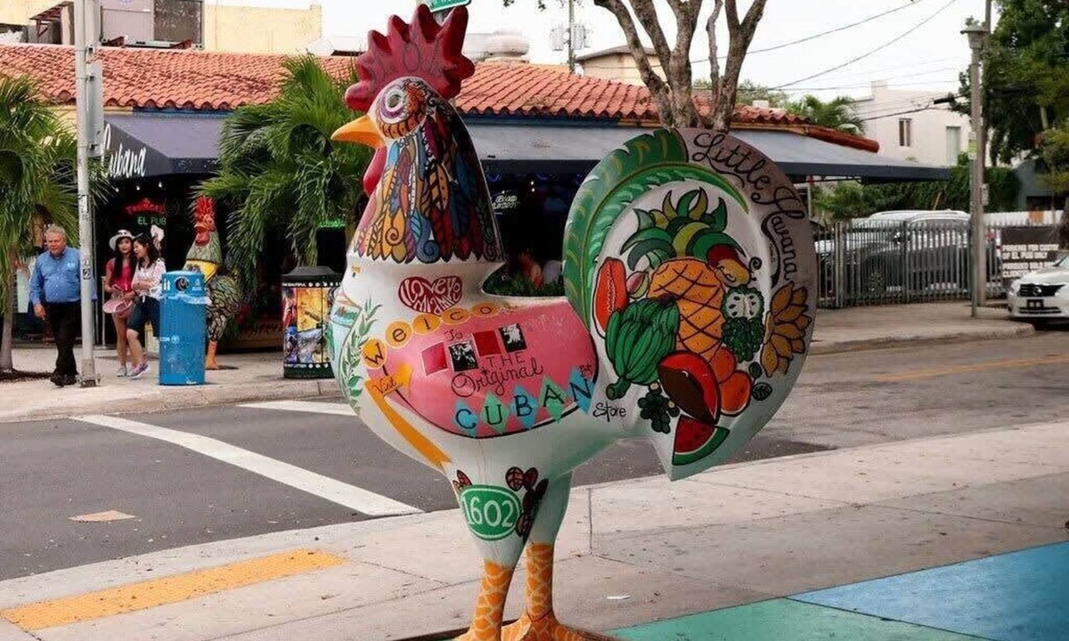 East Little Havana Apartment | Amazing Experience in Calle Ocho