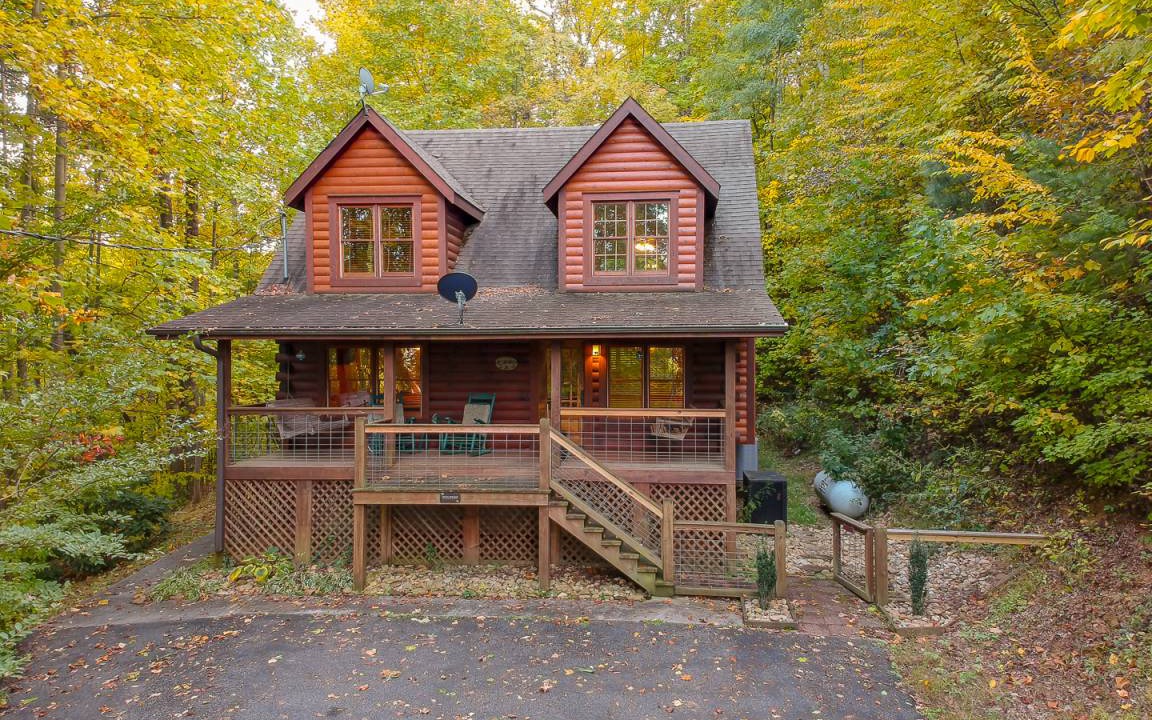 Gatlinburg - Pigeon Forge House | At Last Shagbark Cabin with Hot Tub Arcade Games and More