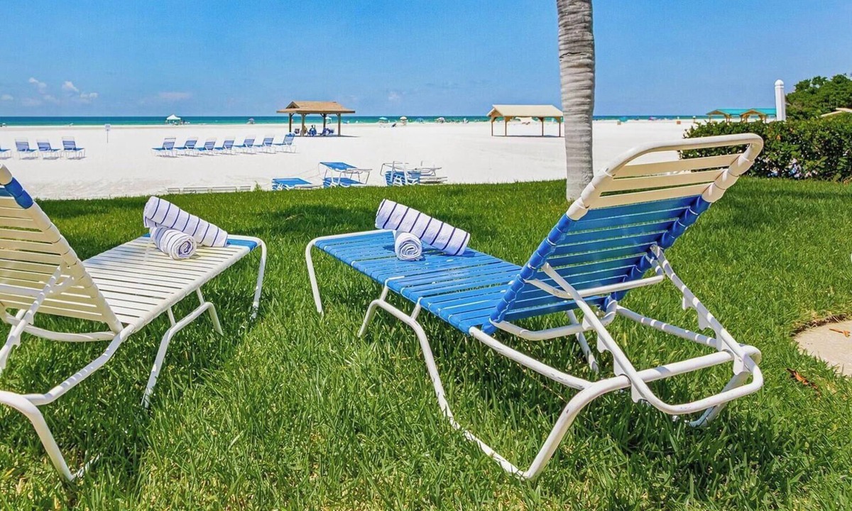 Aloha Kai House | Beachfront - Beachside Escape with Grill, Dining & Views – Perfect for Two! – Aloha Kai #24N