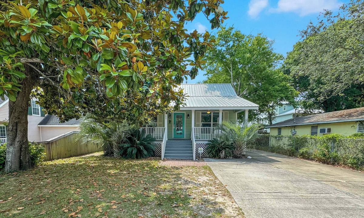 Ono Island House | Bear Point Cottage | Private Beach Retreat | 2 Restaurants Within Walking Distance