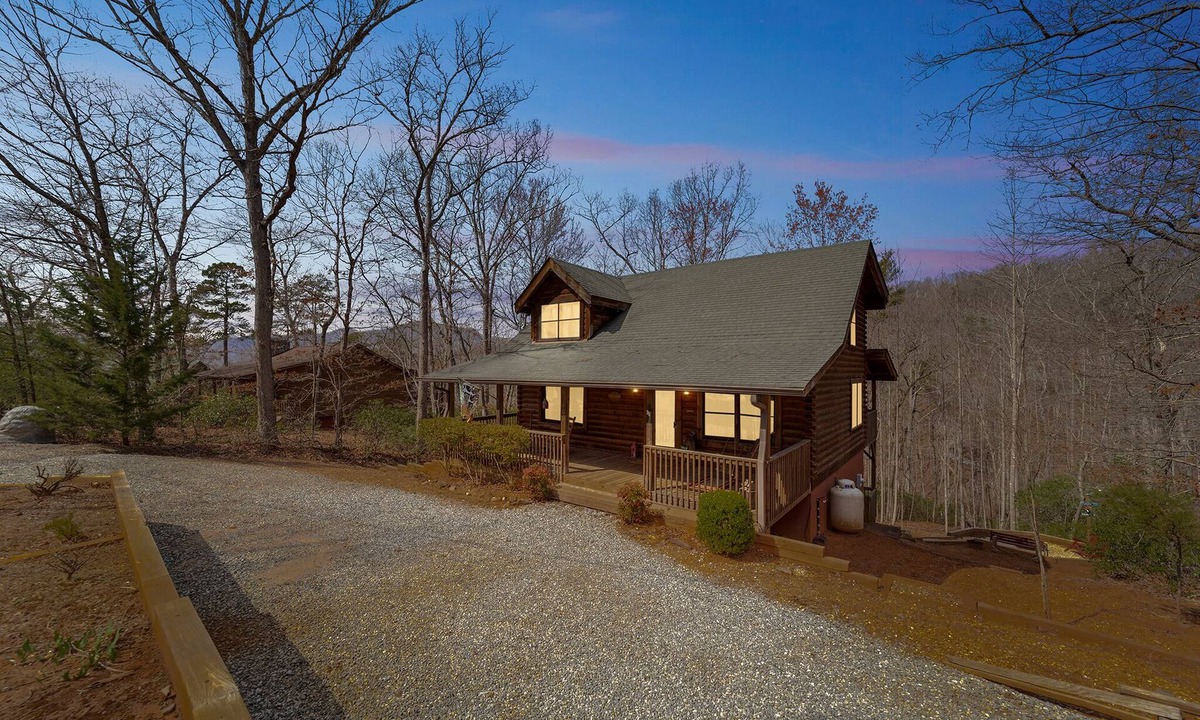 Lake Lure Cabin | Beautiful Log Cabin In the Lake Lure~ close to Mirror Lake ~ WiFi