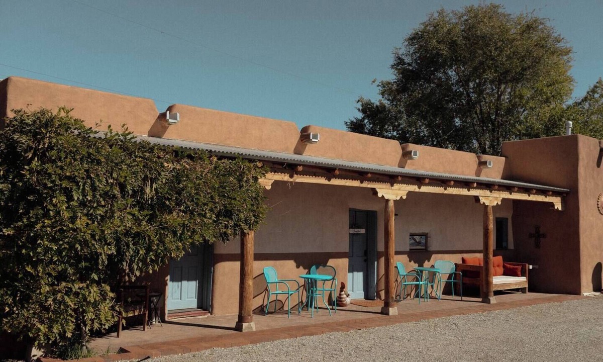 Old Town House | Best Location/Walkable Neighborhood/Gated Parking
