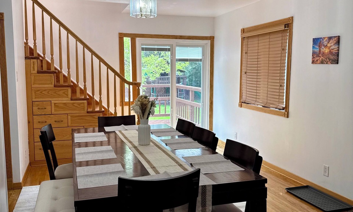 Midvale House | Brilliant bungalow in Midvale ski/hike, fishing, recreational activities