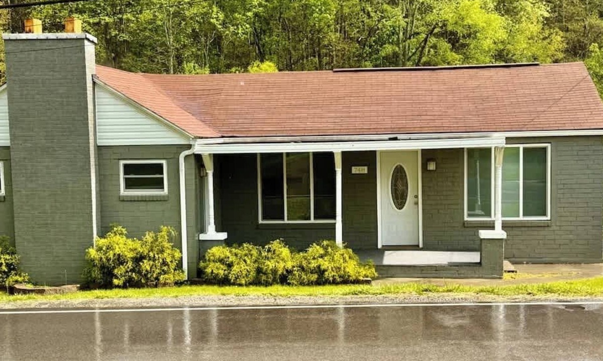 Wise House | Cavalier Cottage - Within Minutes to UVA Campus