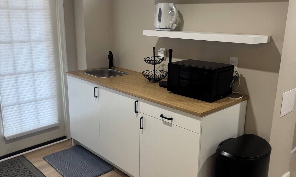 Germantown House | Charming 1-bedroom house in Germantown with AC, WiFi