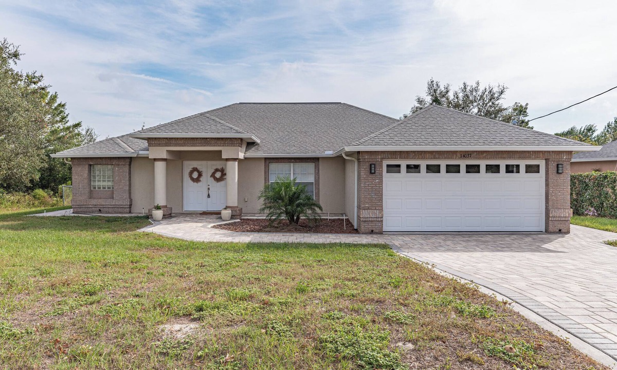 Spring Hill House | Charming 3-bedroom house in beautiful Spring Hill with WiFi, AC