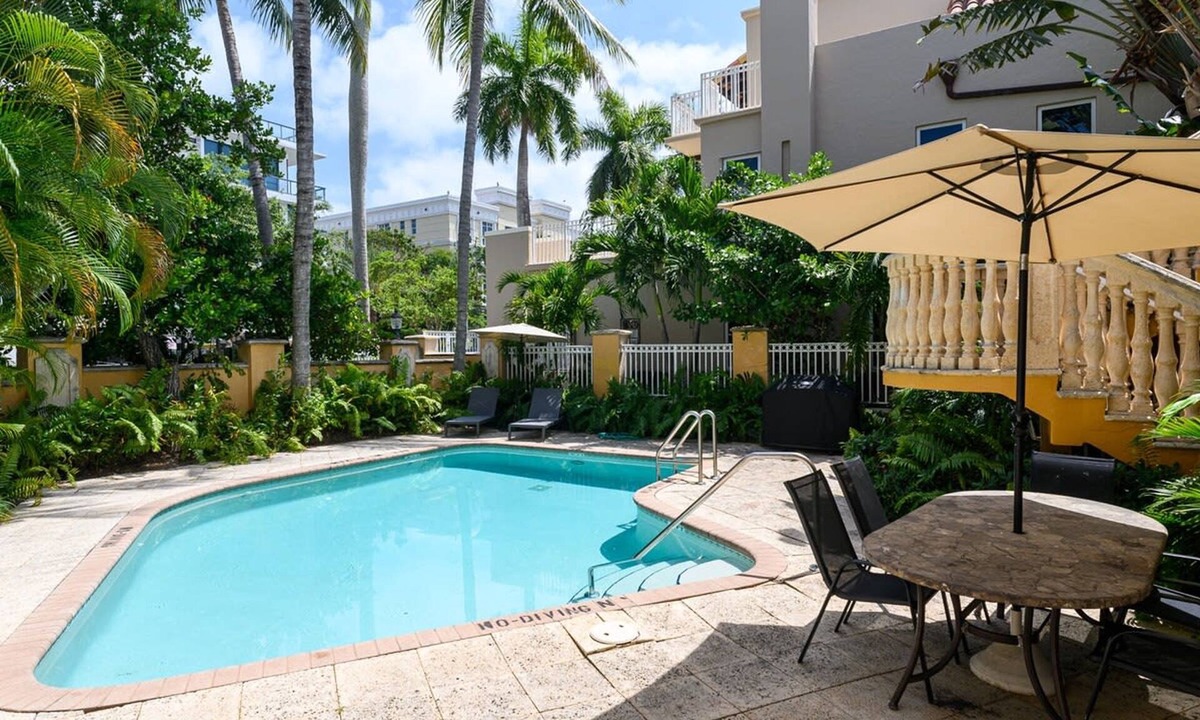 Hendricks and Venice Isles Apartment | Charming Apartment in Las Olas Blvd Isle