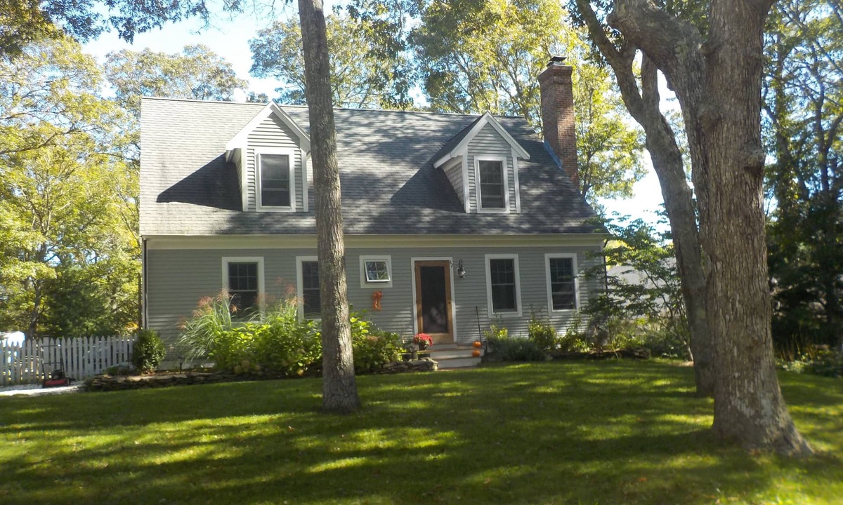Mashpee Neck House | Charming Cape Cod Retreat Nestled b/w Mashpee River & Popponesset Bay