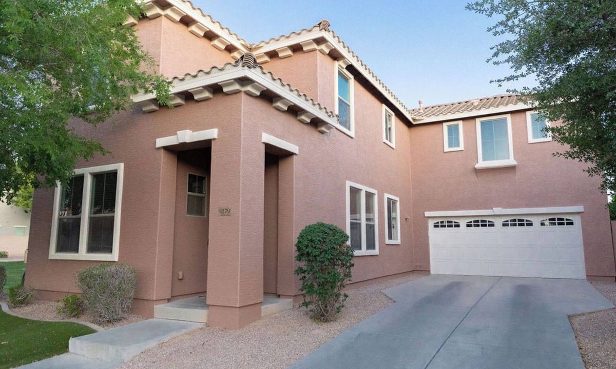 Gilbert House | Charming Gilbert Home in Peaceful, Prime Location.