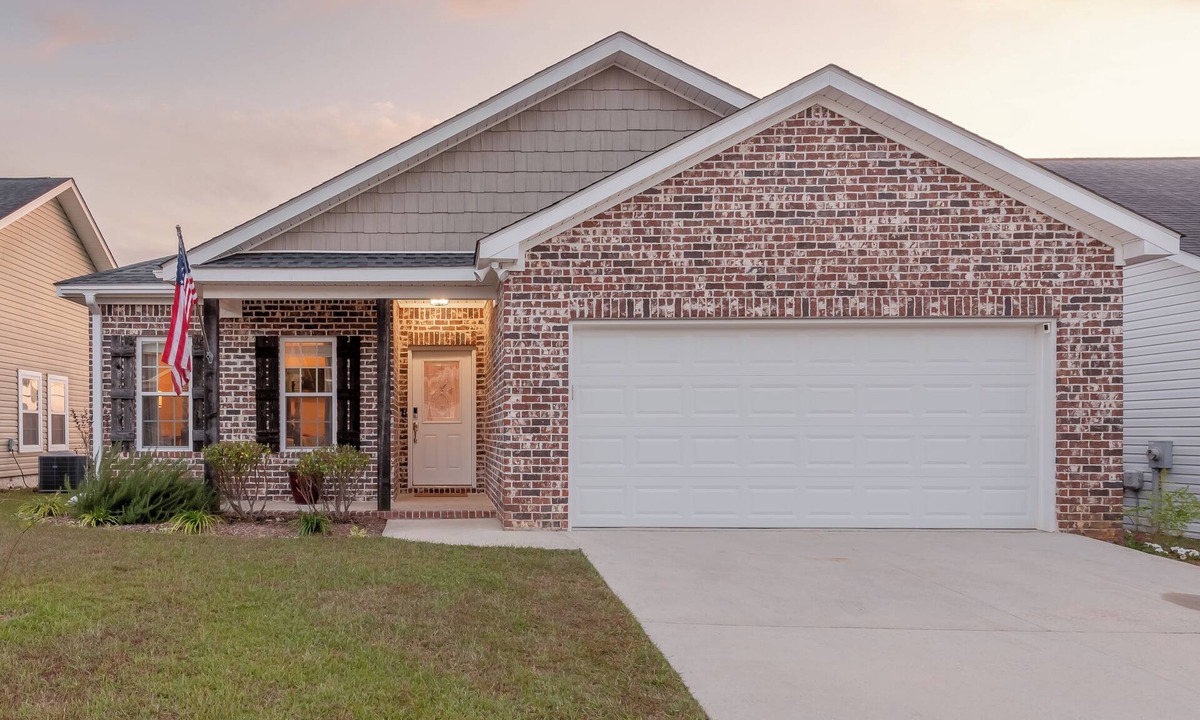 Dothan House | Charming Home, Peaceful Patio & Quiet Neighborhood