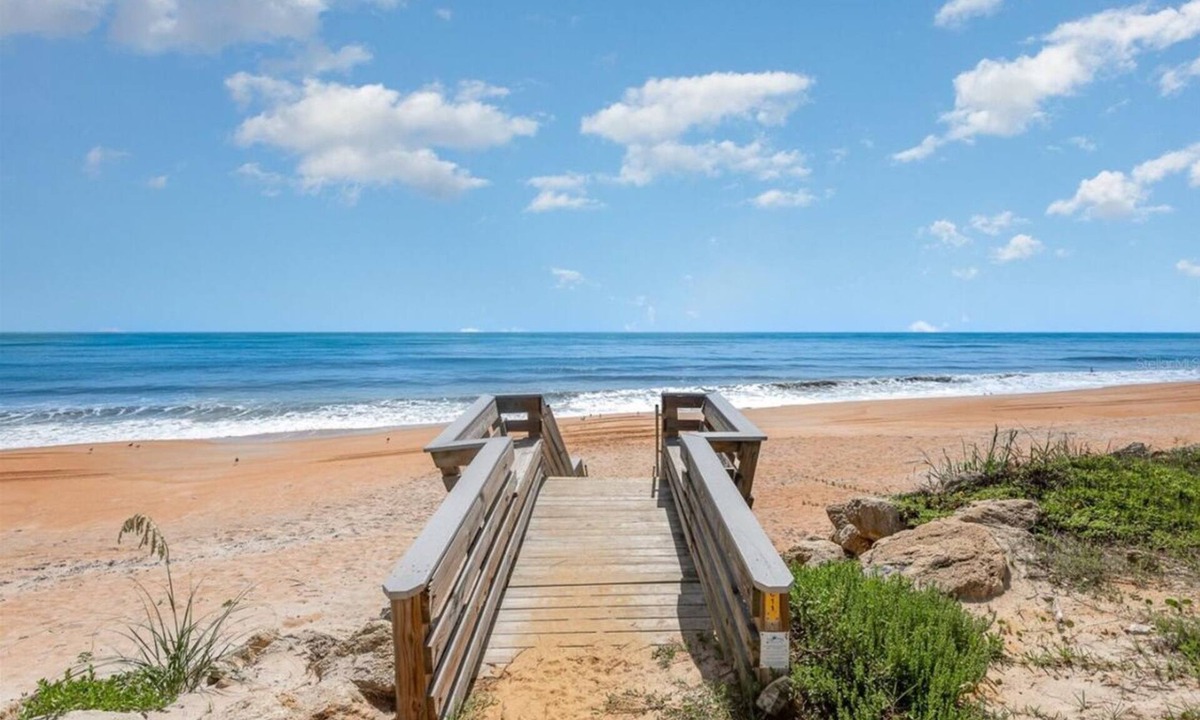 Raymonde Shores Condo | Charming Oceanfront 2-Bedroom Condo in Superb Ormond/Daytona Beach with AC, WiFi