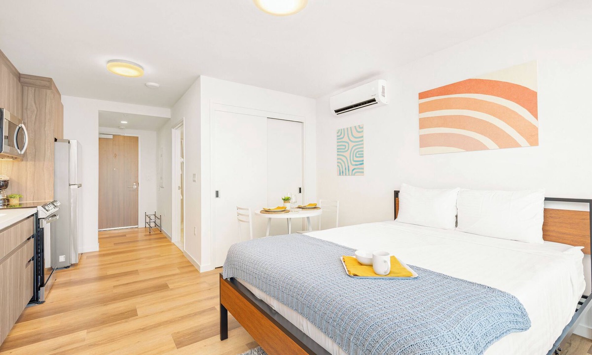Ala Moana Condo | Chic Studio with Skyline Views at The Park on Keeaumoku
