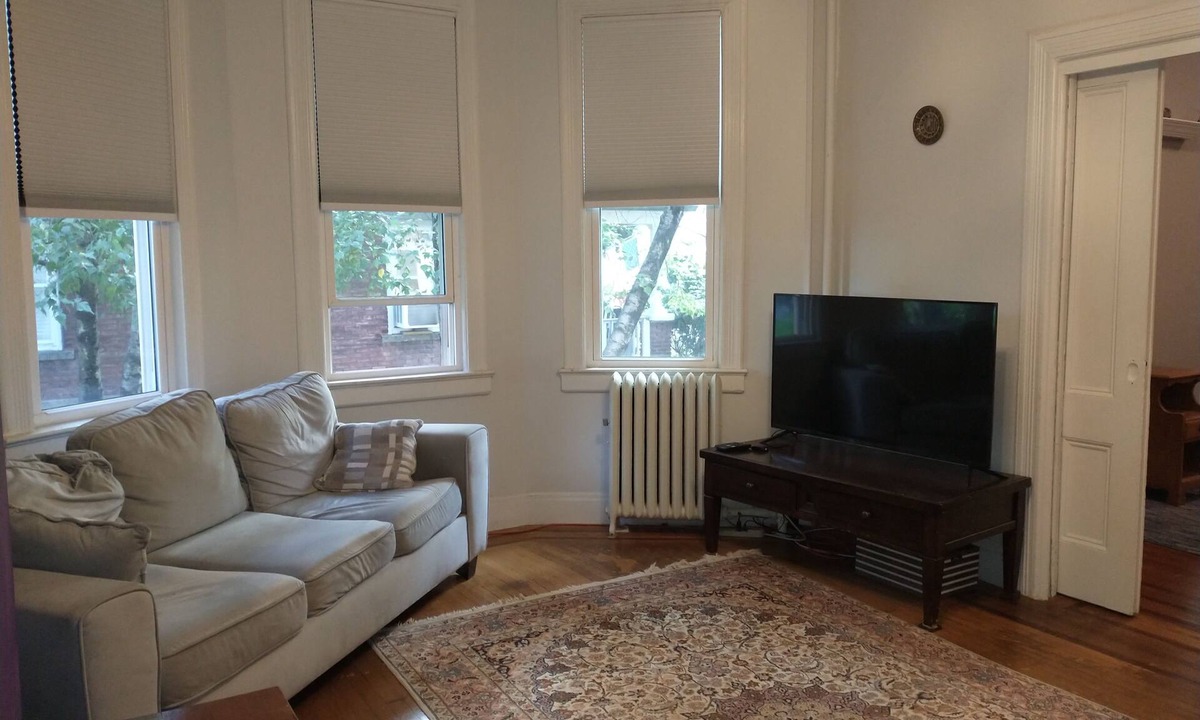 Ridgefield Park House | Comfortable, Convenient to NY 2-Bedroom House with Large Yard and Parking
