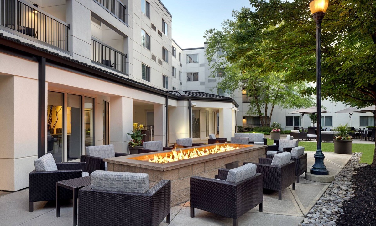 Hopelawn Hotel | Courtyard by Marriott Edison Woodbridge