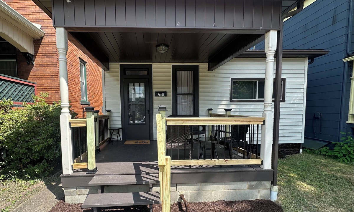 Racine House | Cozy 2 BDR Escape-Geneva College, Parks & Shops, Backyard Fire Pit, Wifi, Big TV