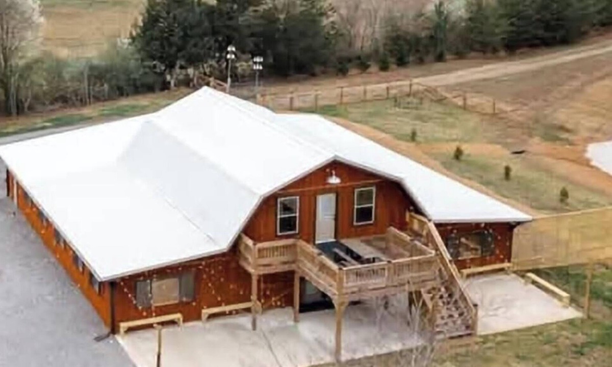 LaFayette House | Cozy 2-bedroom barn in pleasant LaFayette with AC