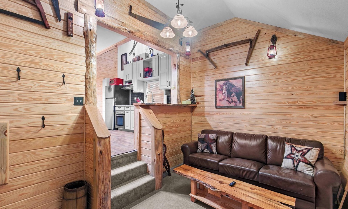 Enterprise Apartment | Cozy Apt w/Master BR + 2 Bed Kids Loft. Covered Parking/Deck/BBQ area & Firepit