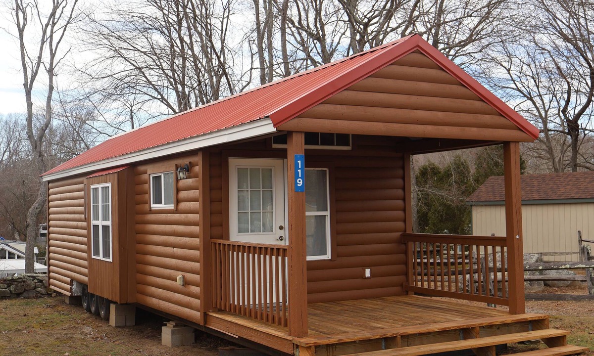 Preston House | Cozy Log Cabin with AC - within Strawberry Park Resort Campground