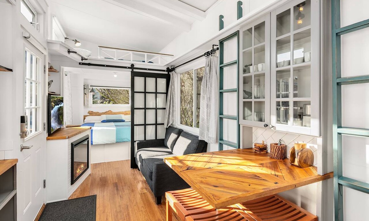 Ravenna Apartment | Craftsman Corridor - Free Parking - Fast WIFI - Near UW