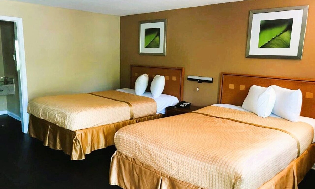 Governor's Walk Apartment | Deluxe 2 Full Beds Non Smoking