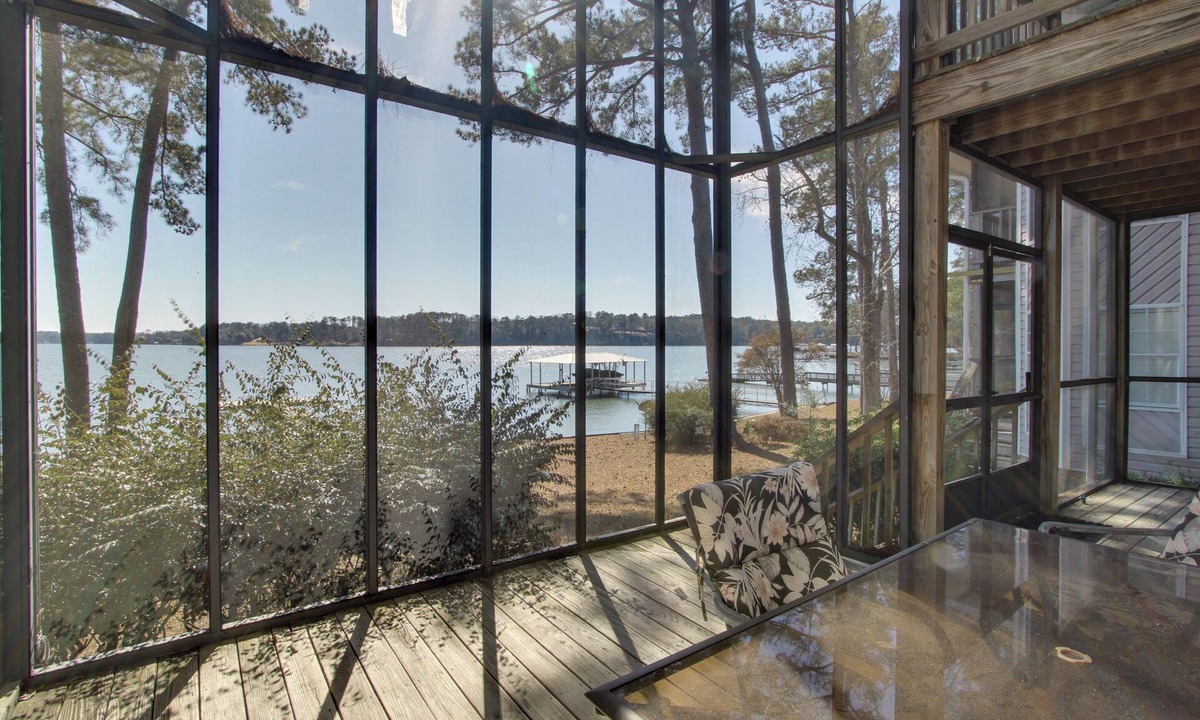 Abbeville Apartment | Dock & Ramp Access: Water-view Gem on Lake Eufaula