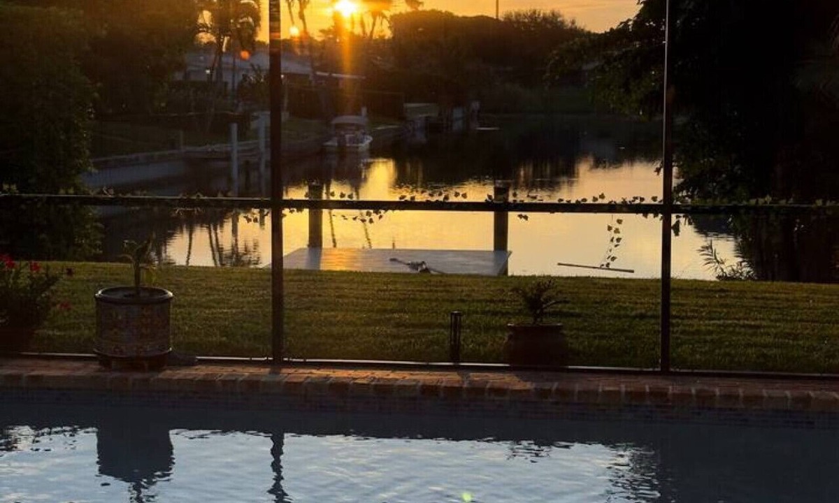 Lake Clarke Shores House | Dockside Dreams With Pool