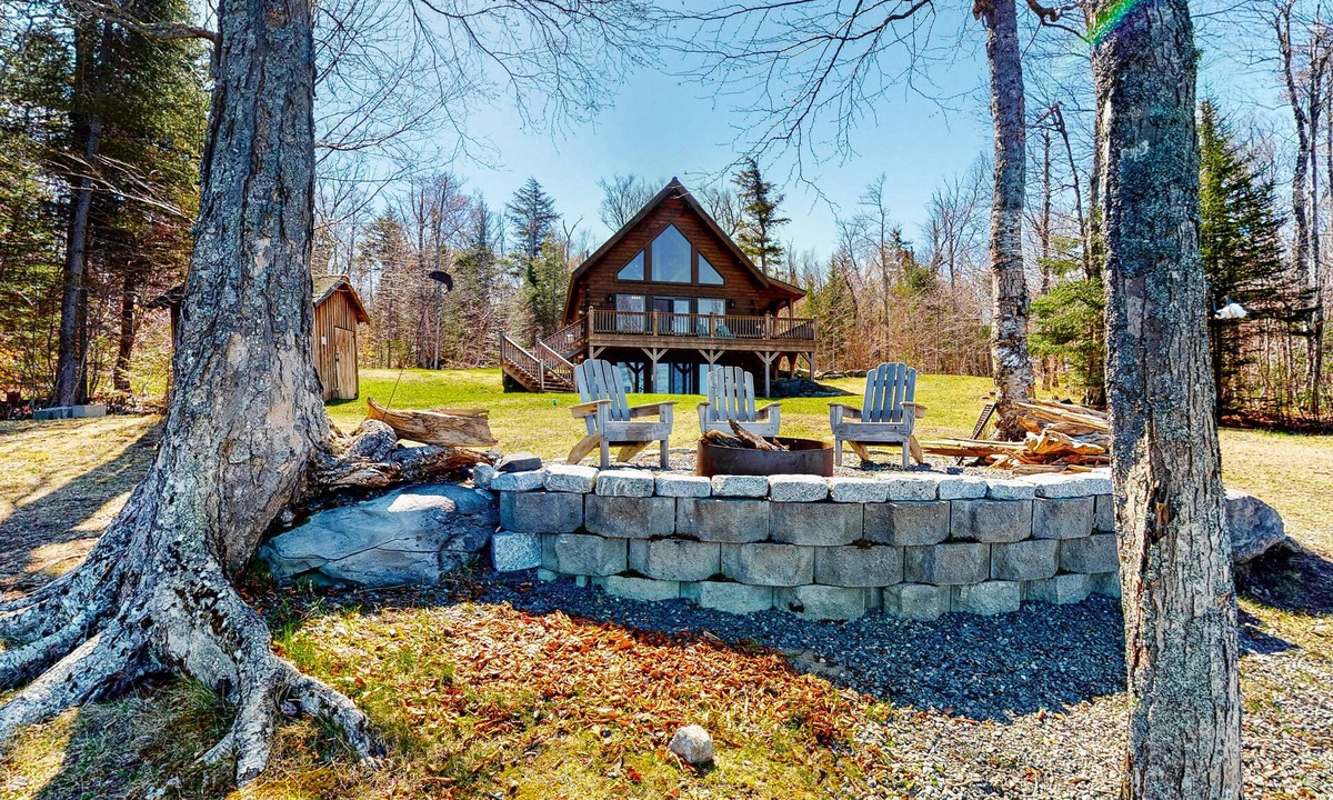 Northeast Somerset House | Dog-friendly lakefront cabin with covered porch & firepit on the shore