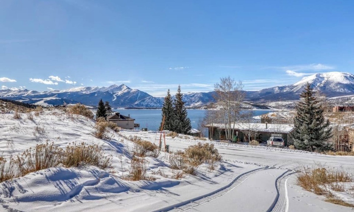 Dillon Apartment | Dog-Friendly, Walkout Basement Getaway w/Mountain Views - Close to Ski Slopes
