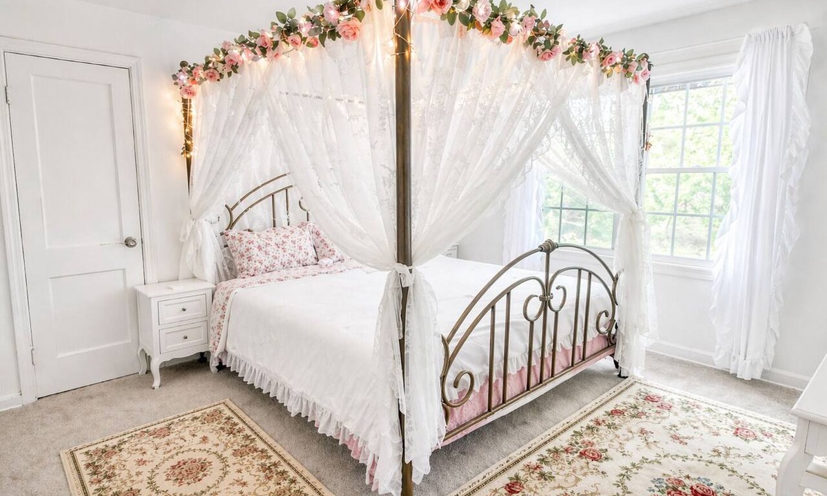 Jefferson Park House | Fairytale Castle Hot Tub Sleeps 10 By WORLD CUP & Downtown Atlanta