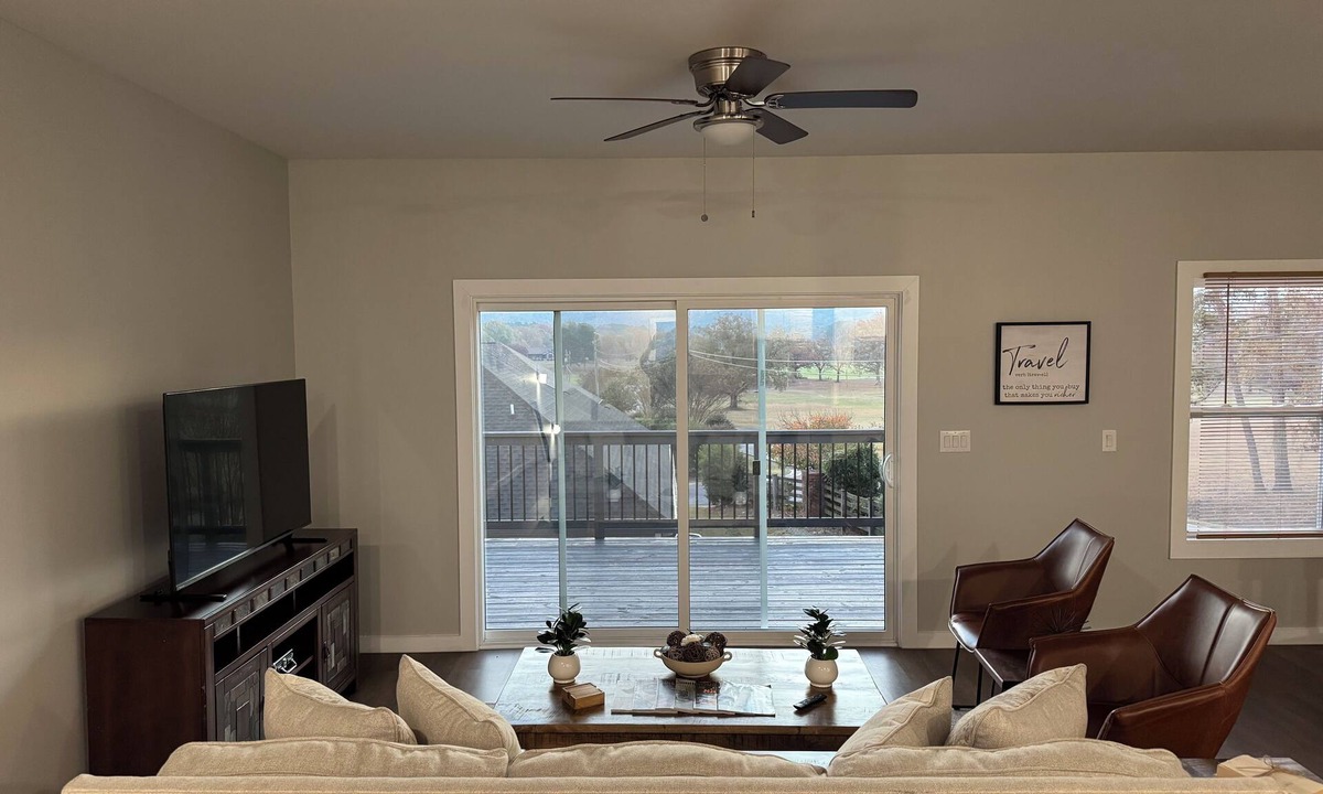 Chatsworth House | Fantastic 3-bedroom townhome with amazing views of Fort Mountain