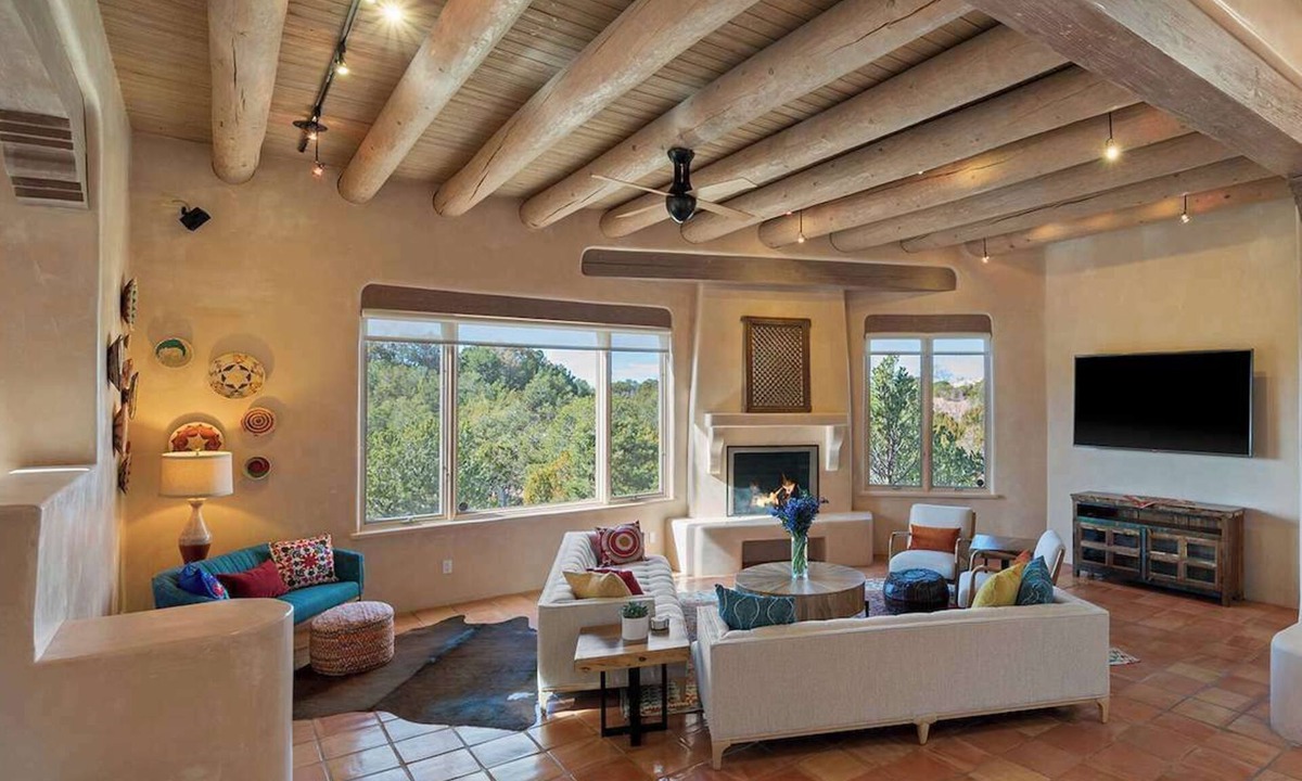 North Hills House | Fantastic Views, Two Primary Suites, Cozy Kivas