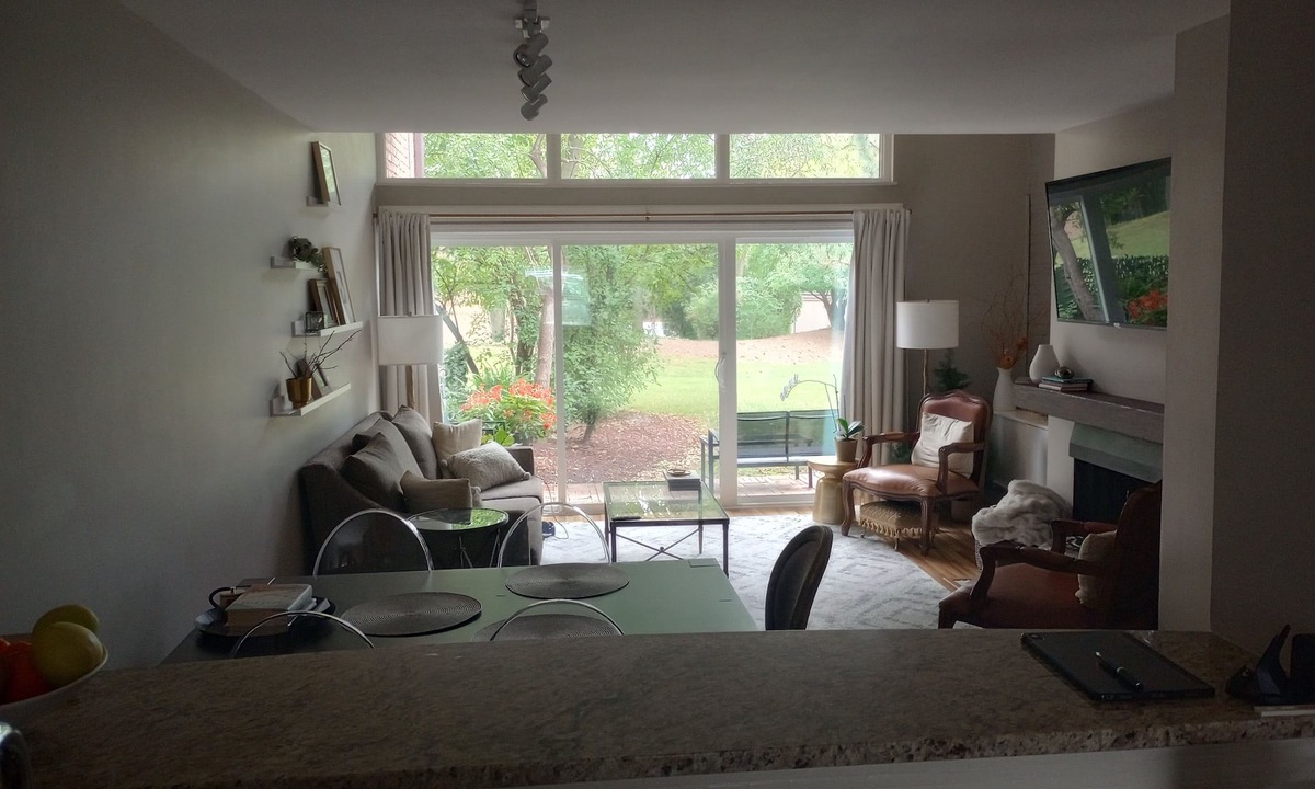 Lisle House | Four Lakes community charming 2 bed. townhome w fireplace in lovely Lisle, IL