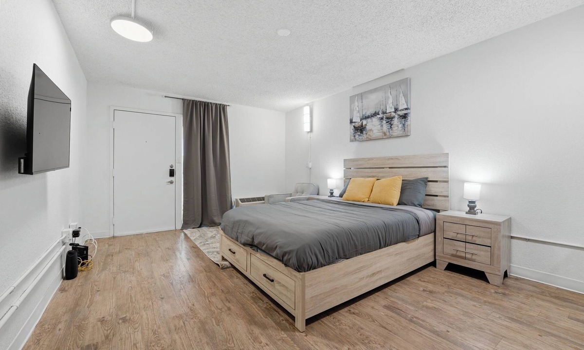 St. Johns Apartment | Functional studio with upgraded interiors