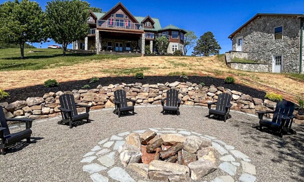 Goodview House | Great Lake Escape - Sleeps 10 -Allows 1 dog
