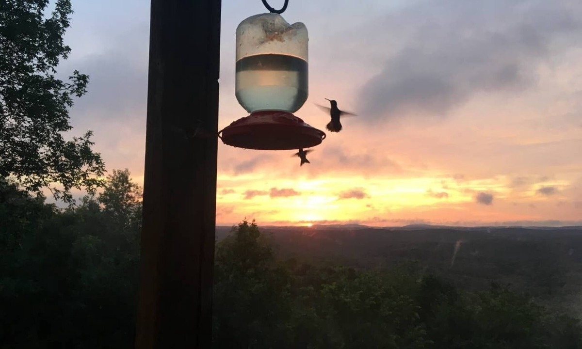 Van Buren House | Guests enjoy their own one bedroom apartment in the Ozarks