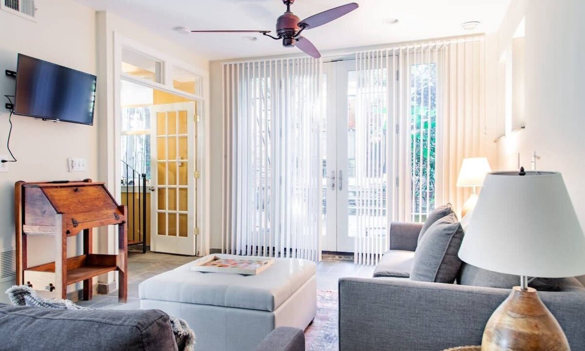 Stanton Park House | ✧ H St Sanctuary ✧ Capitol Hill Carriage House ✧