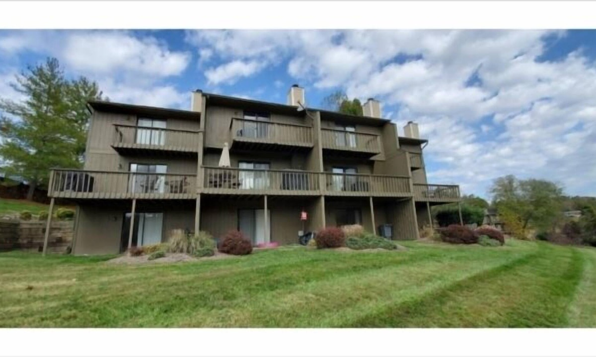 Goodview House | Harbor Ridge: Townhome with Wifi and open boat slip. Budget friendly.