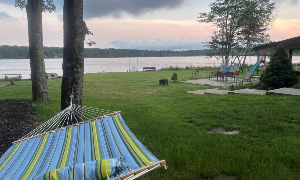 Pocono Summit House | Hideaway Retreat at Pocono Summit Lake - Dock, Boats, Hot Tub & Sauna