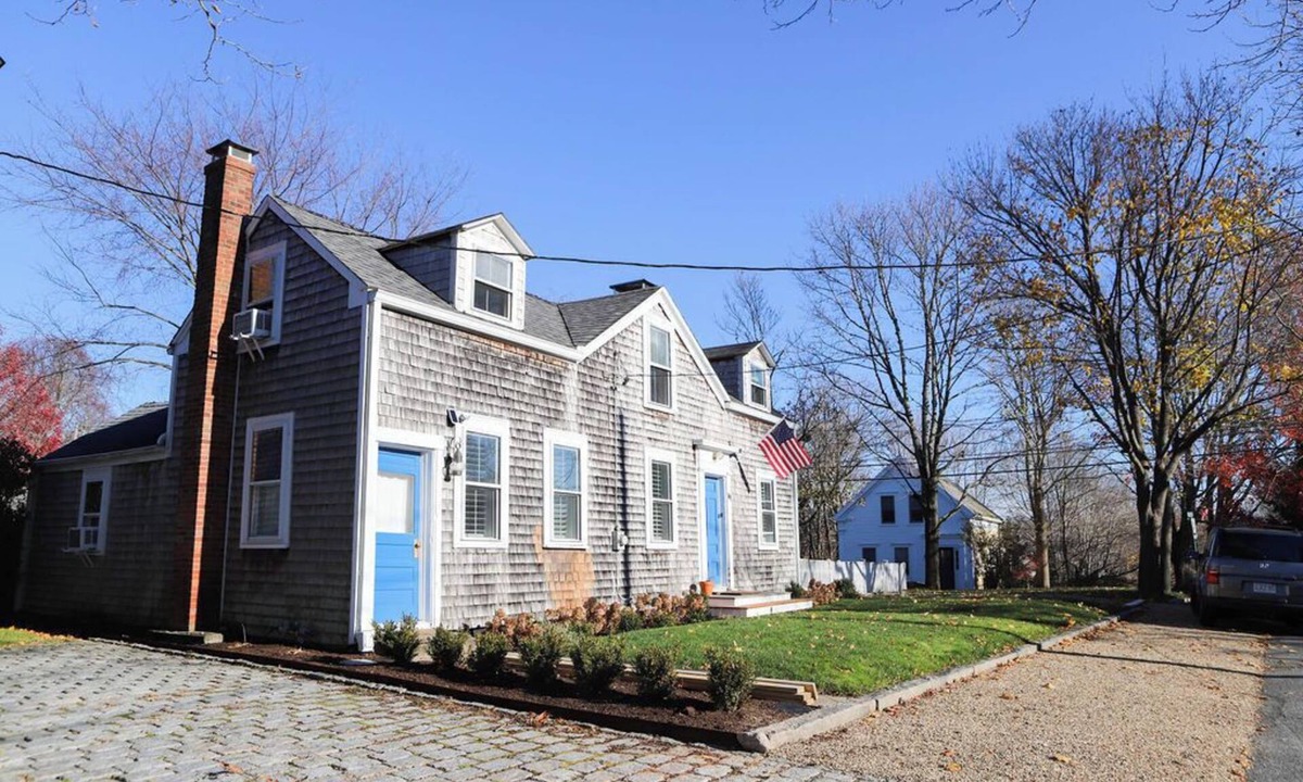 Sandwich House | Historic Cape Cod 3BR Home in Sandwich – Walk to Beach & Dining