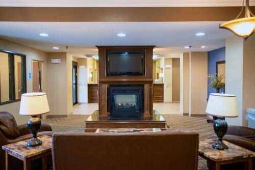 Devils Lake Hotel | Holiday Inn Express Devils Lake by IHG