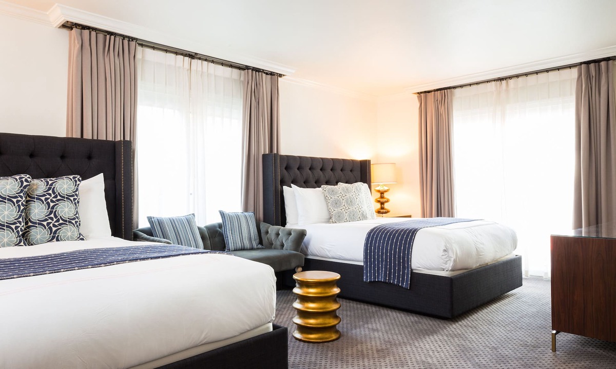 West Campus Hotel | Hotel Ella