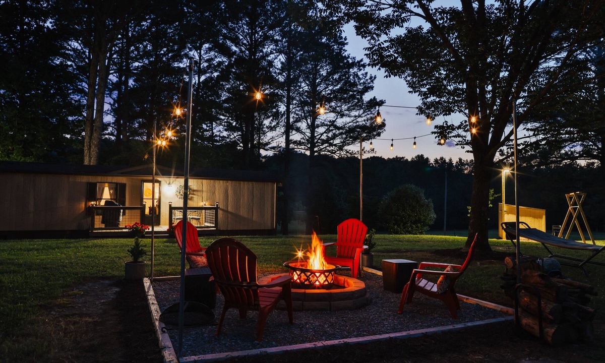 Dalton House | Idyllic, mins to I-75 & Dalton NEW to VRBO, 5 star reviews, trails nearby