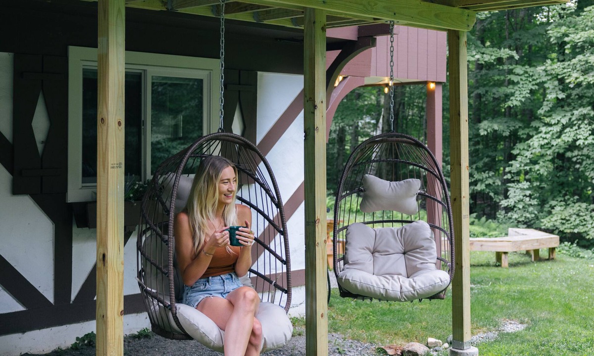 Stowe Area House | Iron Gate Chalet - 5 Minutes to Smugglers Notch and Wedding Barn!