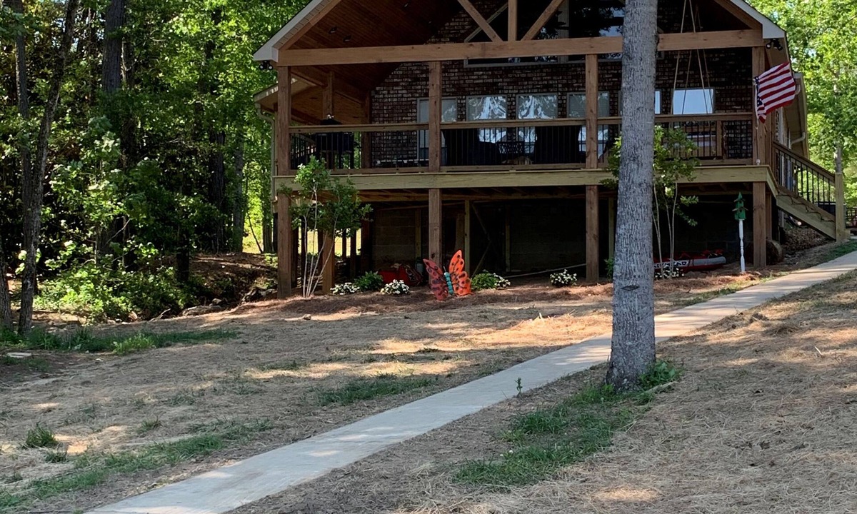 Double Springs Cabin | "Lake Life" Beautiful House On Smith Lake in Double Springs, 4BR, 2BA, Loft Area